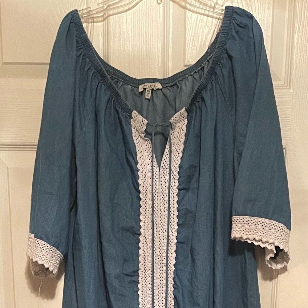 Speed Control lace front chambray Dress armpit to armpit 25” shoulder down 39”
